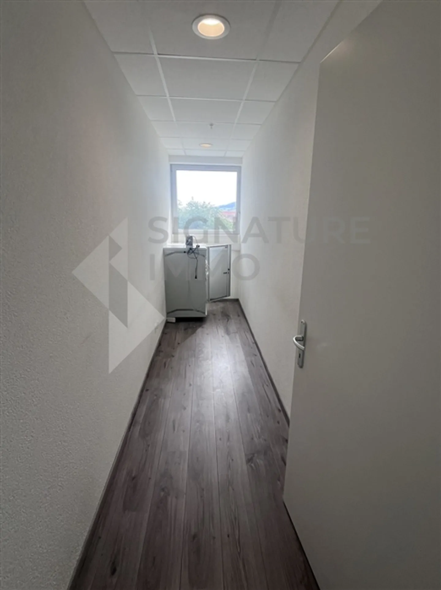 For rent - Rarely on the market multipurpose commercial space of 594 m² - Photo 10 of 13