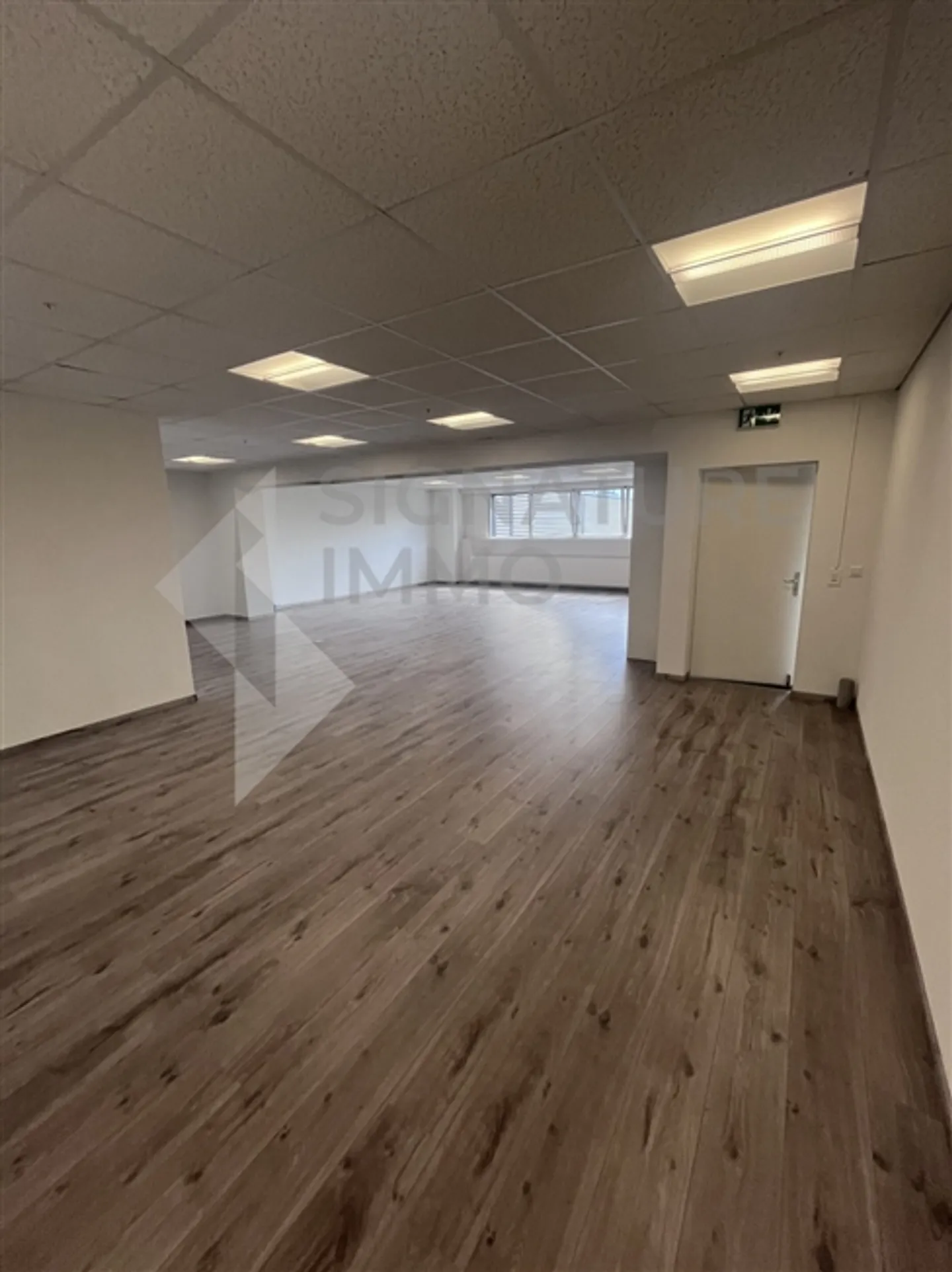 For rent - Rarely on the market multipurpose commercial space of 594 m² - Photo 5 of 13
