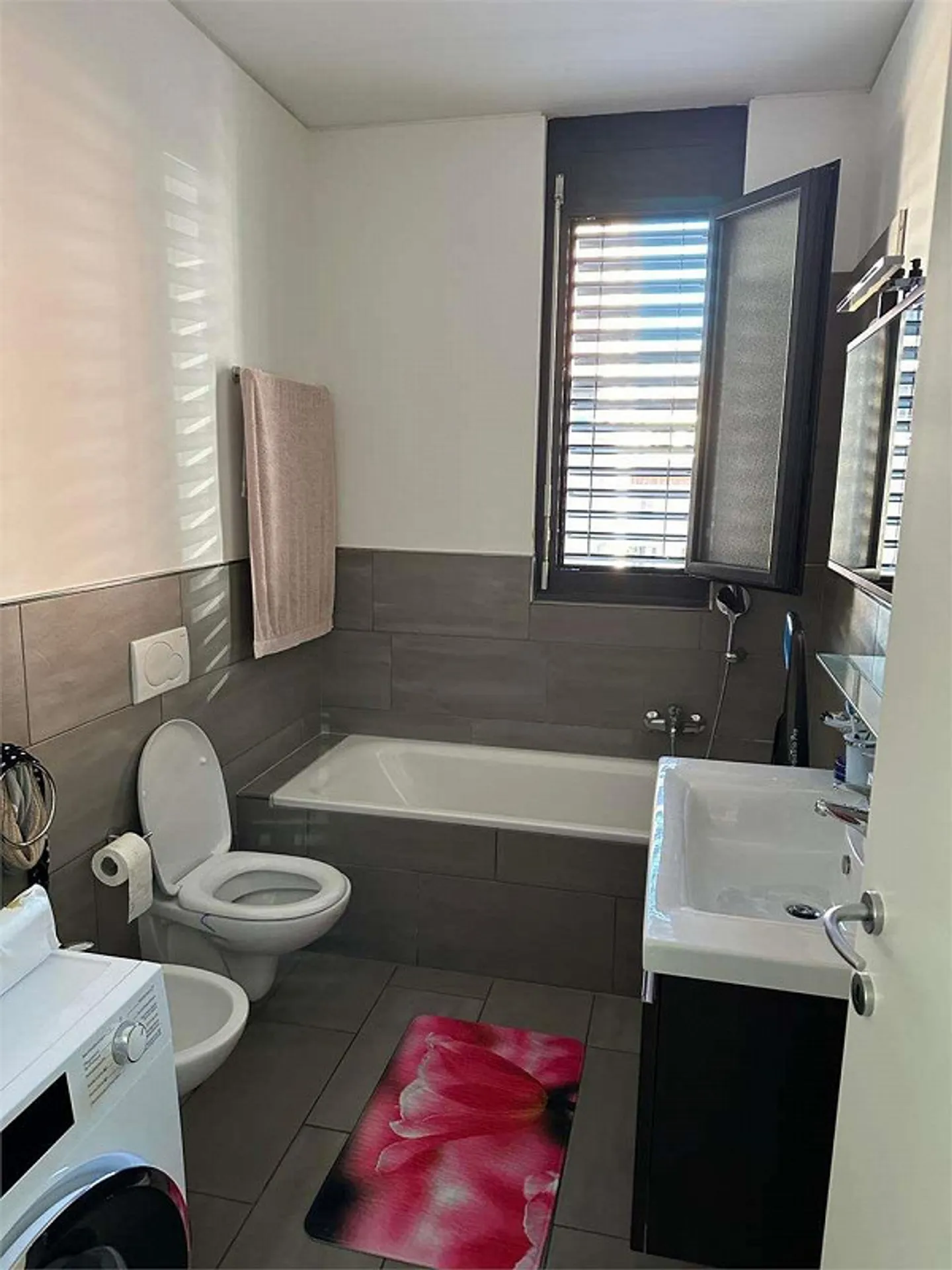Molino Nuovo, elegant 3.5 furnished apartment with terrace - Photo 6 of 10