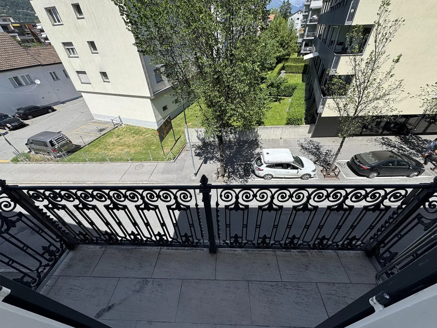 Studio moderne, fraîchement rénové avec balcon à côté du centre - Photo 2 sur 9