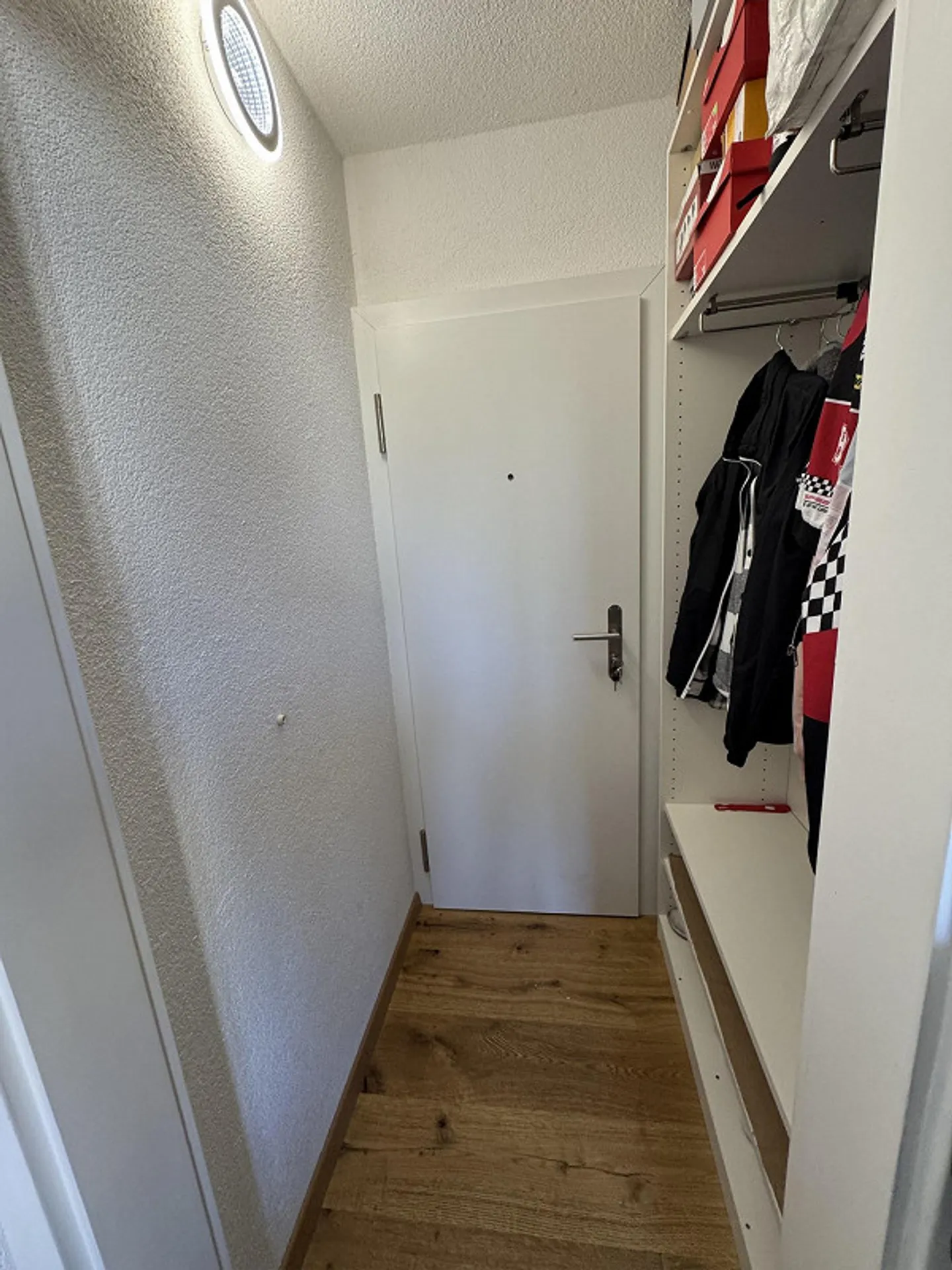 Studio moderne, fraîchement rénové avec balcon à côté du centre - Photo 3 sur 9