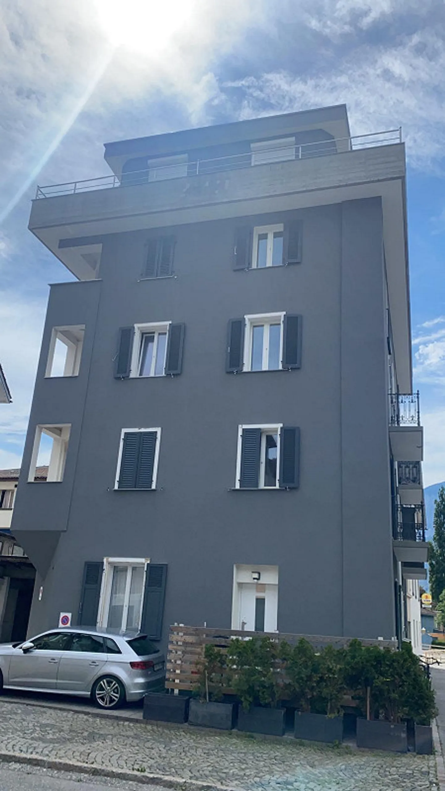 Studio moderne, fraîchement rénové avec balcon à côté du centre - Photo 8 sur 9