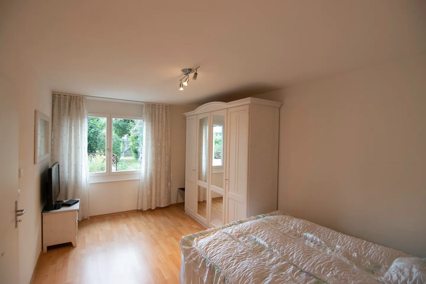 2,5 Zimmer möblierte Wohnung mit Terrasse - Foto 4 von 11