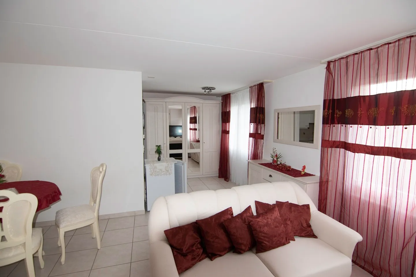 2,5 Zimmer möblierte Wohnung mit Terrasse - Foto 7 von 11