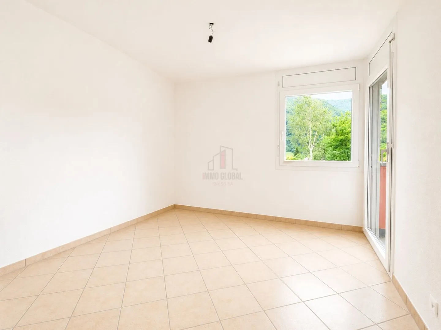 PRACHTVOLLE VIER-ZIMMER-WOHNUNG IM GRÜNEN - Foto 7 von 9