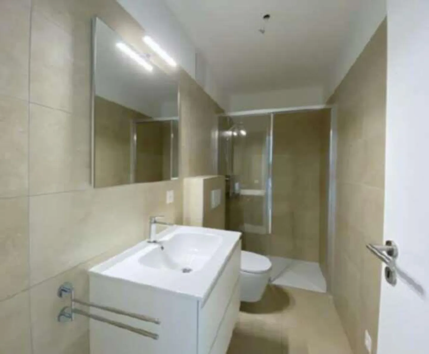 Nuovo e luminoso appartamento 2.5 locali con grande terrazzo in affitt - Photo 5 of 6