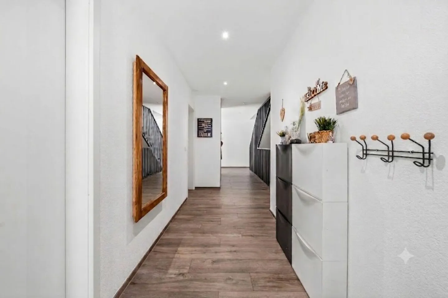 Maison double familiale de 6,5 pièces avec appartement séparé de 3,5 pièces dans les combles - Photo 2 sur 28