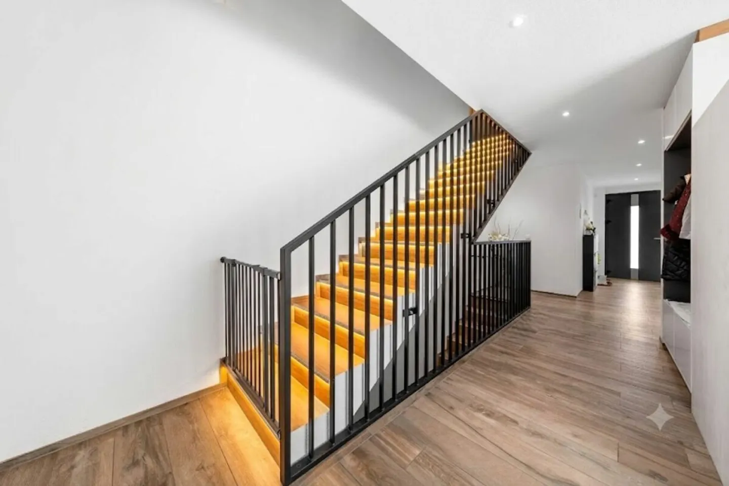 Maison double familiale de 6,5 pièces avec appartement séparé de 3,5 pièces dans les combles - Photo 5 sur 28