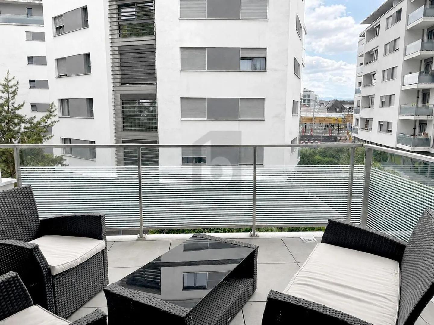 Appartement Moderne Meublé - Photo 1 sur 6