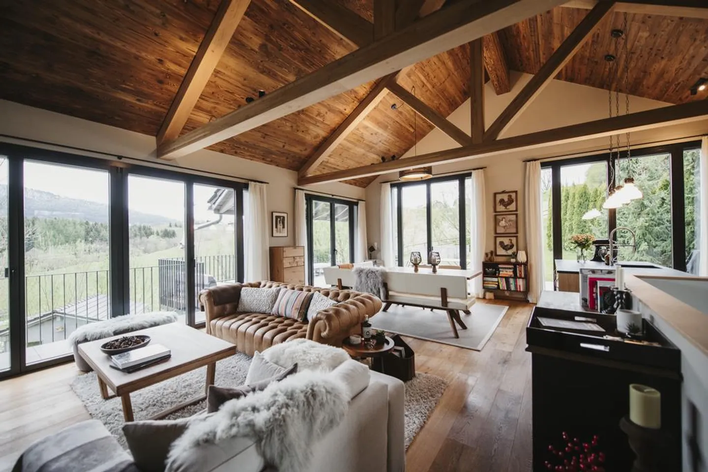 Maison de campagne exclusive avec intimité, beaucoup de terrain et vue dégagée - Photo 2 sur 12