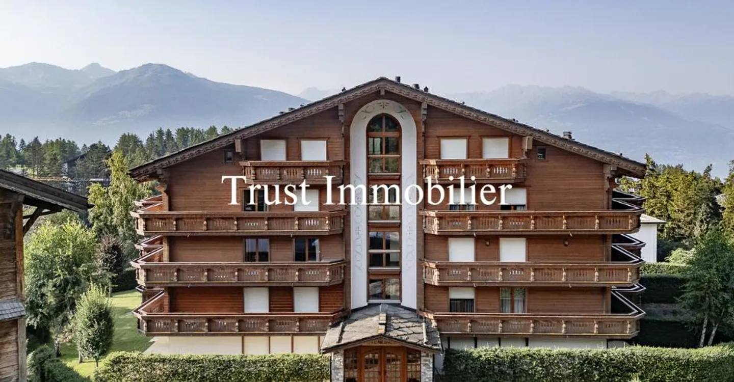 5006. 5.5-room apartment in a privileged setting in Crans - Photo 2 of 12