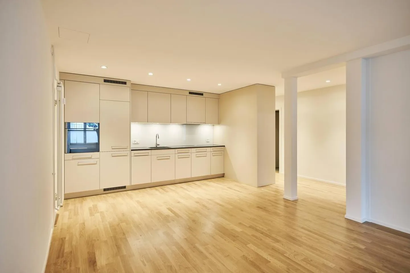 Moderno appartamento di 2,5 stanze al piano terra con terrazza - Foto 1 di 12
