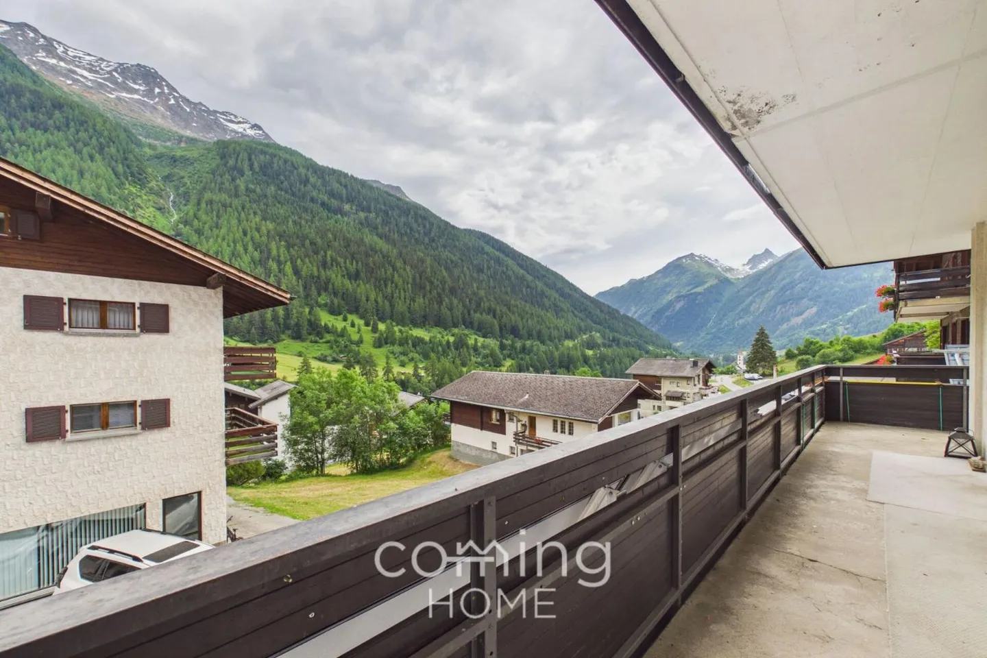 Charmante 4,5-Zimmer-Wohnung in Wiler mit Panoramablick auf die Alpen - Foto 11 von 13