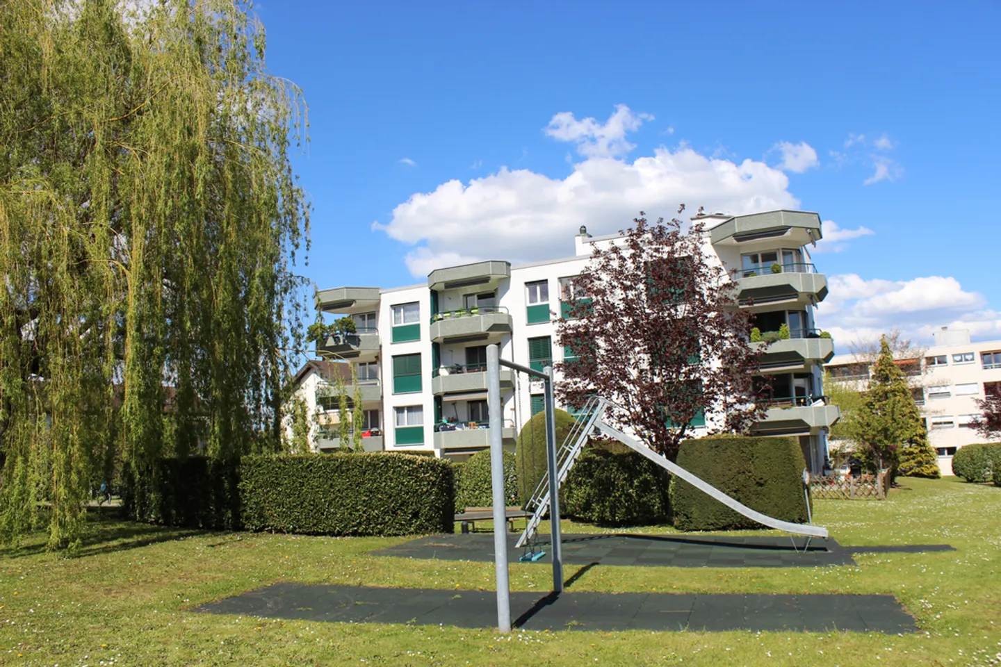 Innenparkplatz in der Nähe der Verrerie de St-Prex - Foto 1 von 1