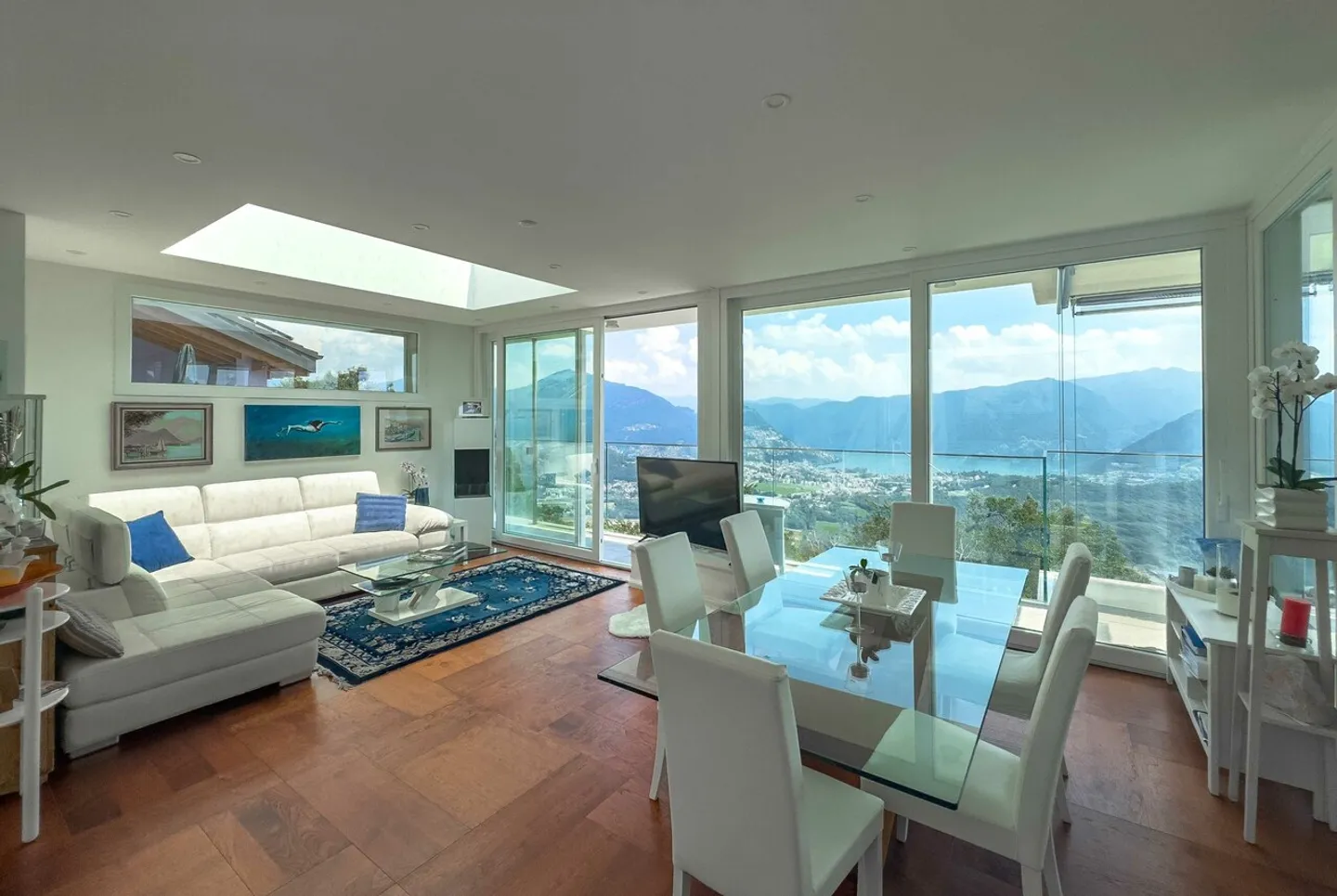 Prestigiosa villa vista lago con piscina a Cademario - Foto 3 di 7