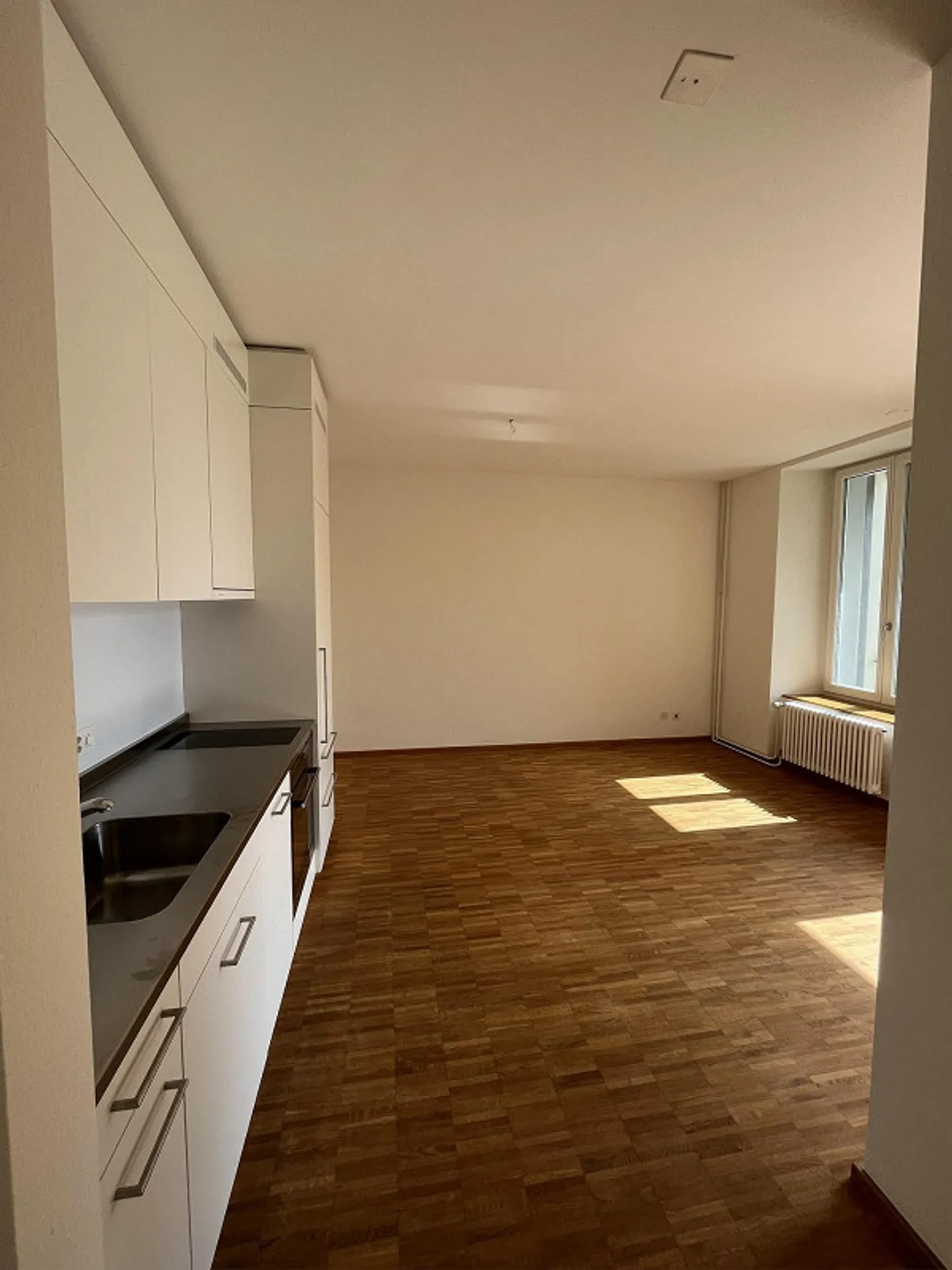 Appartement idéal en ville avec balcon - Photo 2 sur 9