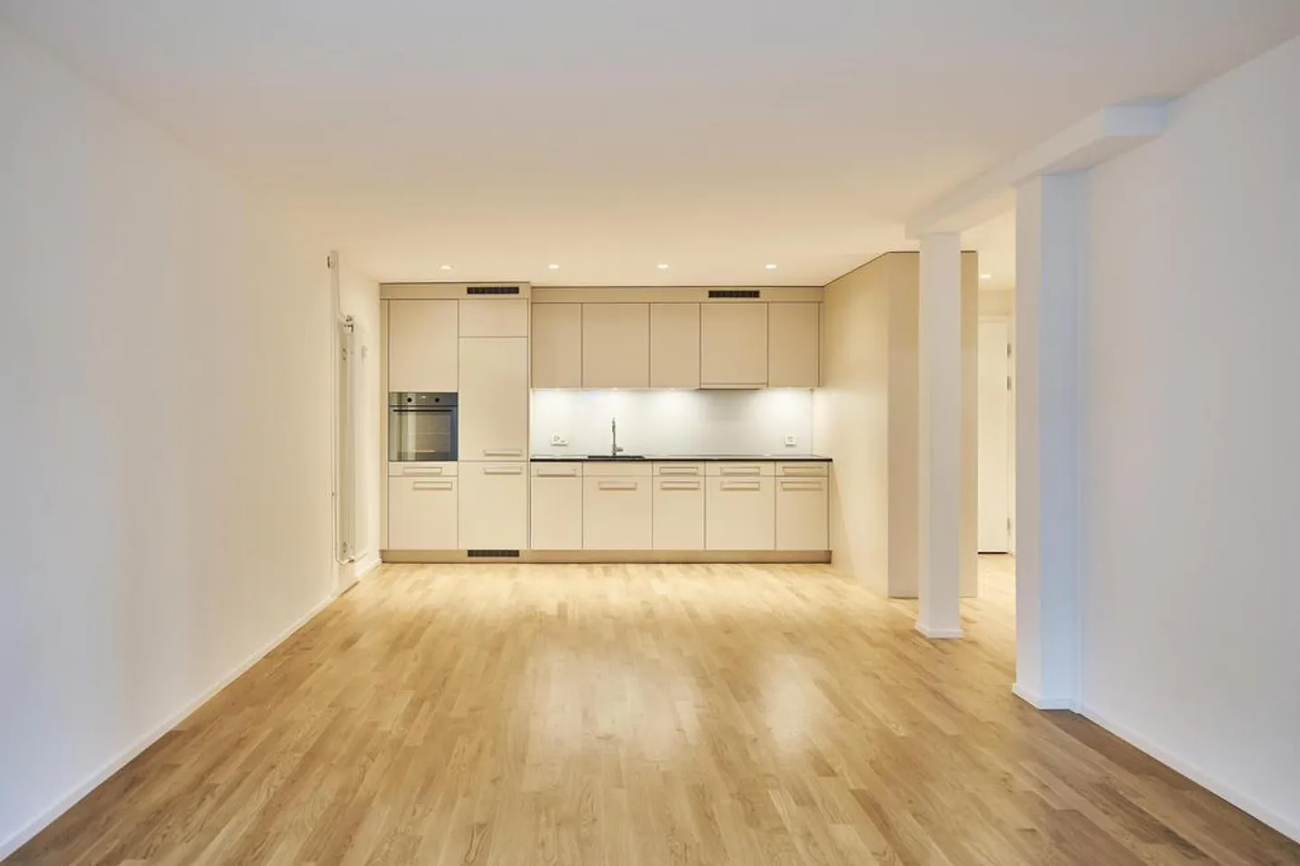 Moderno appartamento di 2,5 stanze al piano terra con terrazza - Foto 3 di 12