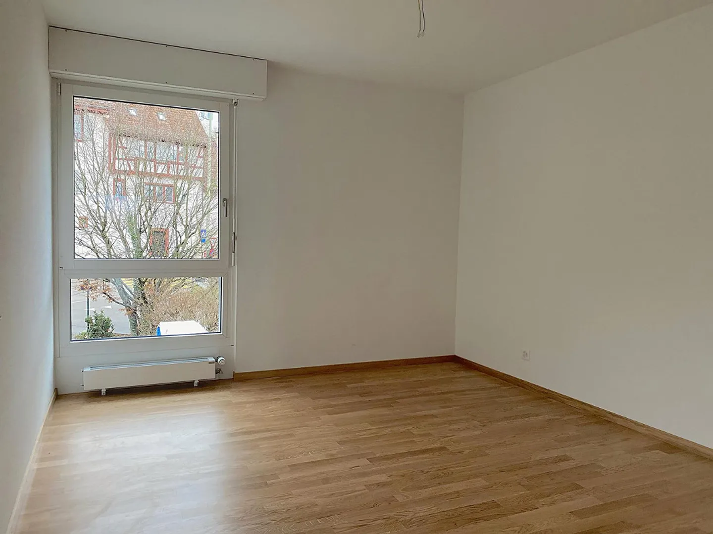 Moderne 3.5 Zimmer Wohnung mit Balkon - Foto 6 von 9