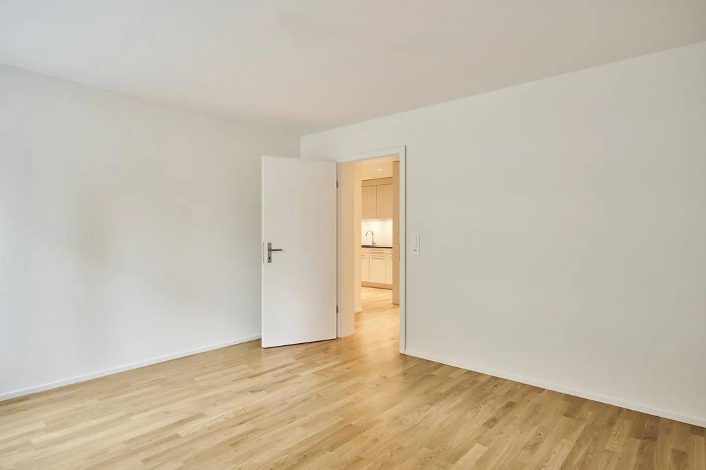 Moderno appartamento di 2,5 stanze al piano terra con terrazza - Foto 7 di 12
