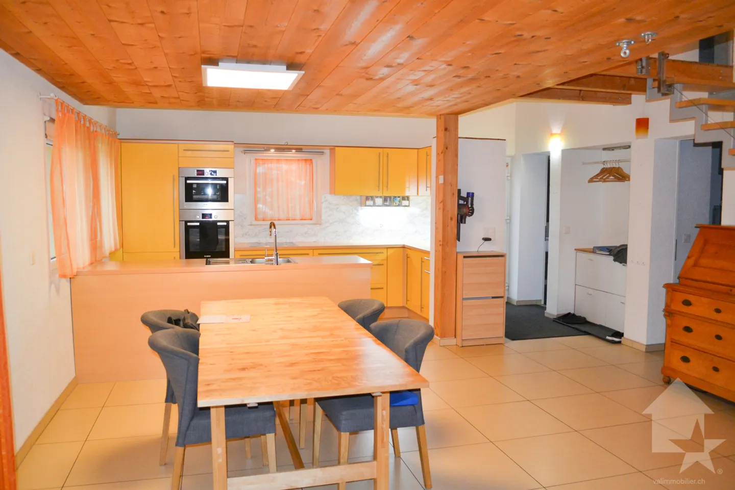 Bella casa di villaggio ristrutturata con gusto di 5,5 stanze su 2 piani - Foto 2 di 30