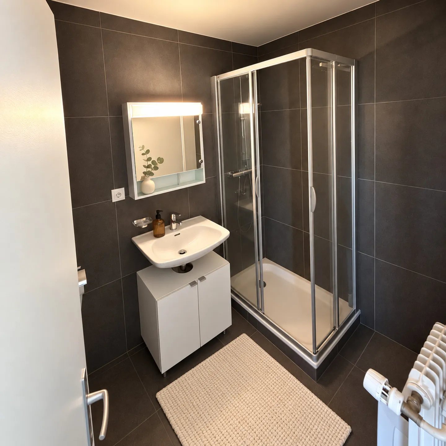 Charming Studio Apartment - Photo 3 of 4
