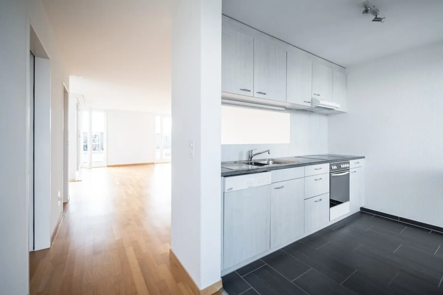 Votre maison de rêve sur deux étages - Photo 5 sur 9