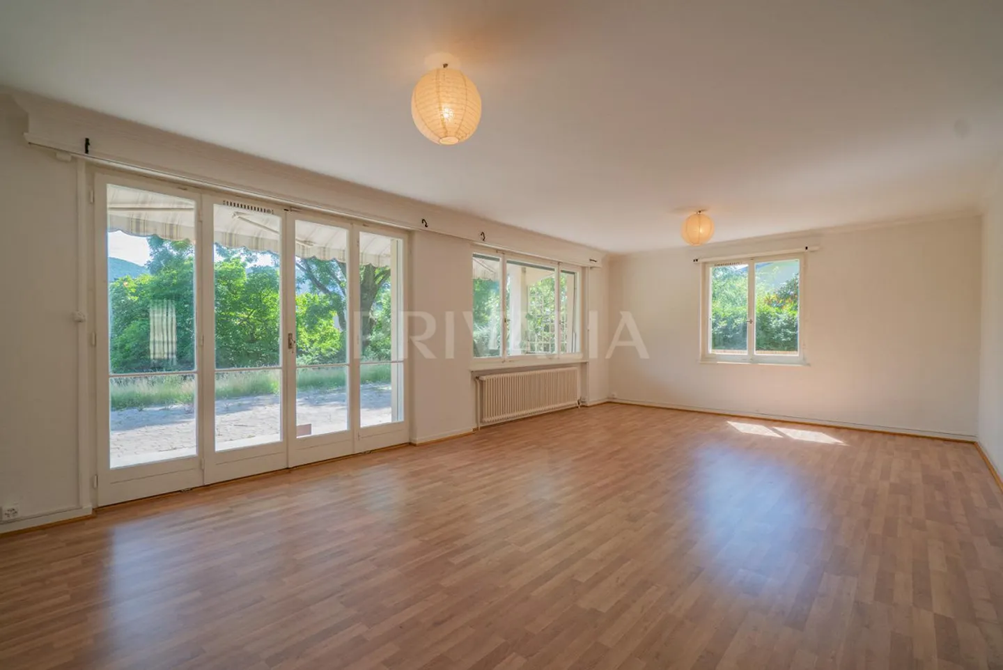 Fixed-term lease of 6 months - Detached villa in Thônex with garden - Photo 1 of 7