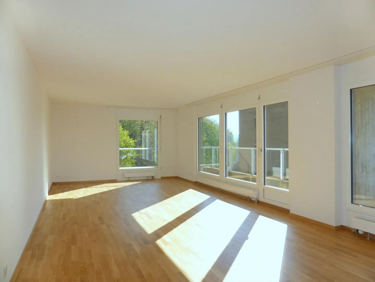 Spacious 3.5 Room Apartment in a Quiet Residential Area - Photo 2 of 8