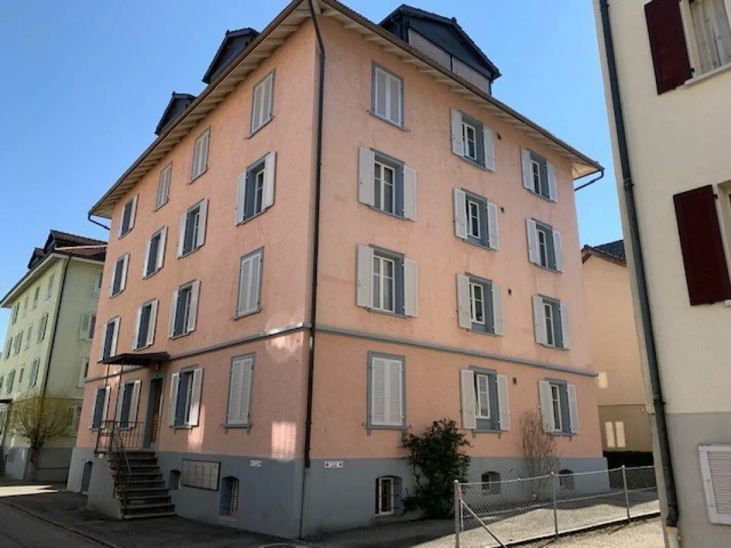 Modernized 3.5 Room Apartment - Photo 1 of 8