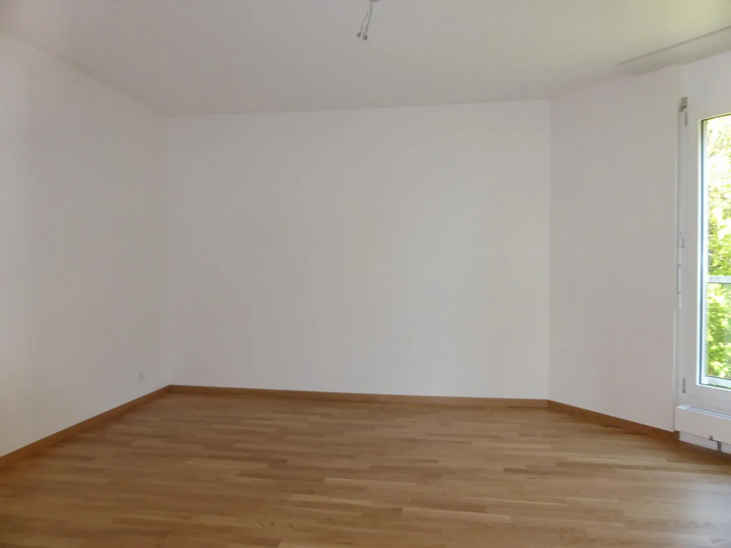 Spacious 3.5 Room Apartment in a Quiet Residential Area - Photo 7 of 8