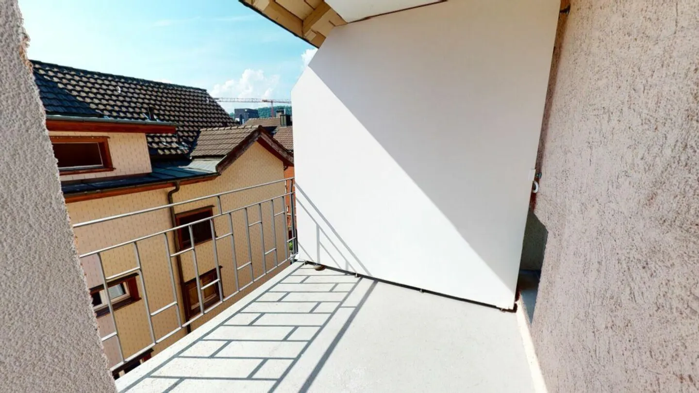 Modernized 3.5 Room Apartment - Photo 7 of 8