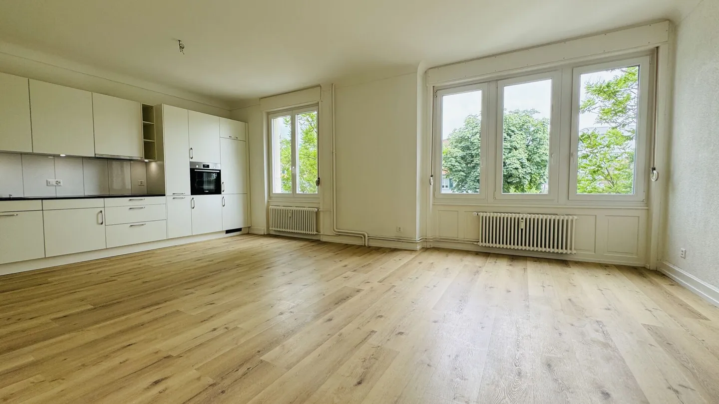 Belle penthouse de 2 pièces presque neuve (w9) avec balcon, machine à laver, cave, 5ème étage (sans ascenseur) - Photo 3 sur 8
