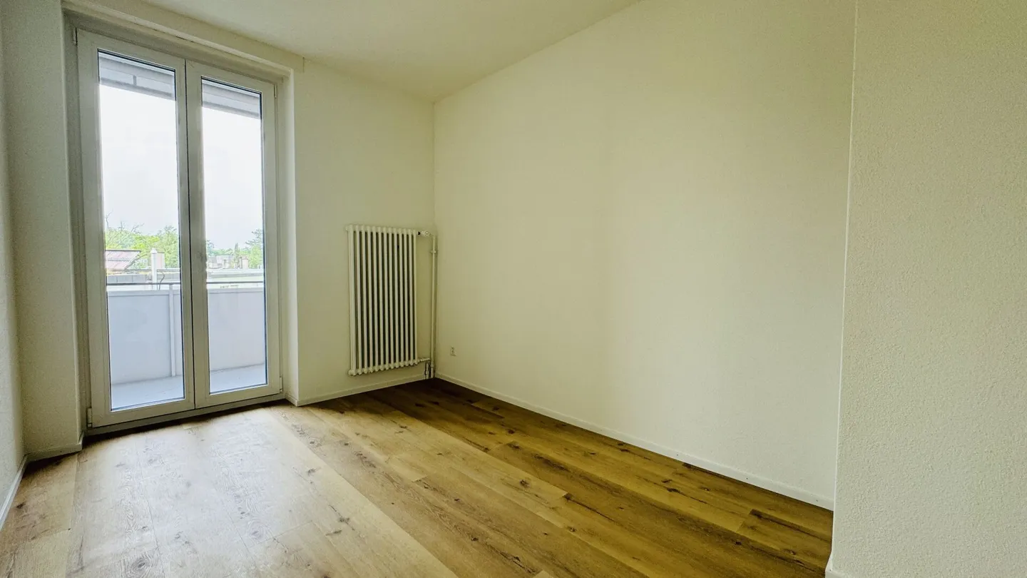 Belle penthouse de 2 pièces presque neuve (w9) avec balcon, machine à laver, cave, 5ème étage (sans ascenseur) - Photo 6 sur 8