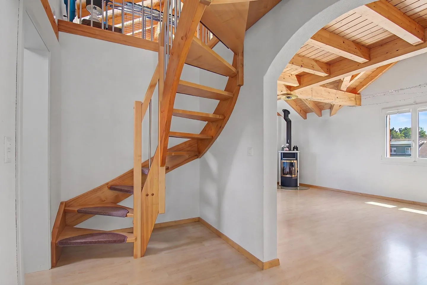 Aussergewöhnliche Maisonette mit Aussicht - Foto 5 von 8