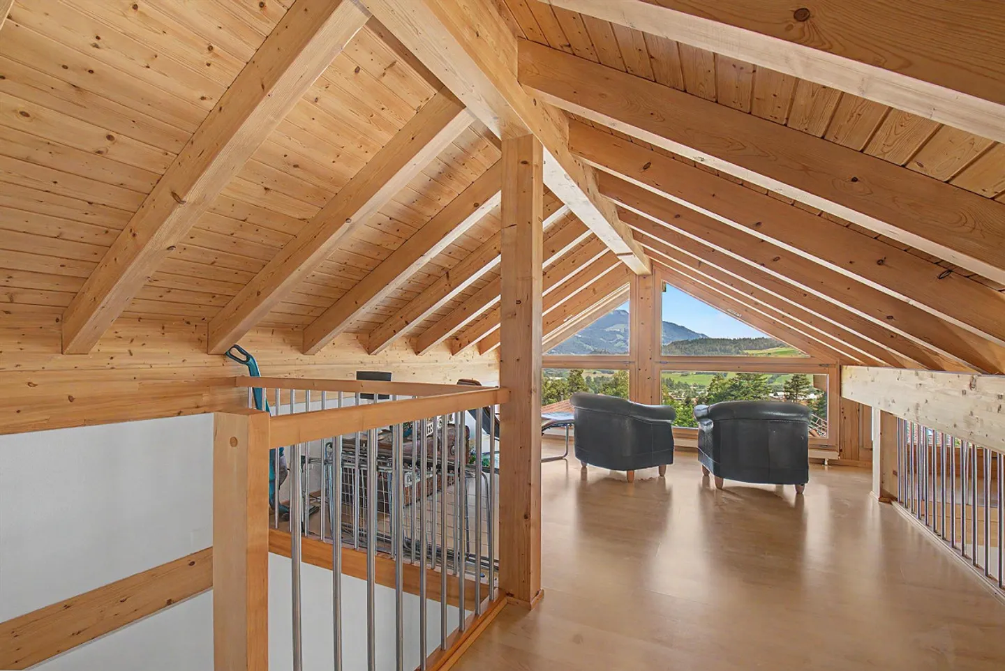 Aussergewöhnliche Maisonette mit Aussicht - Foto 6 von 8