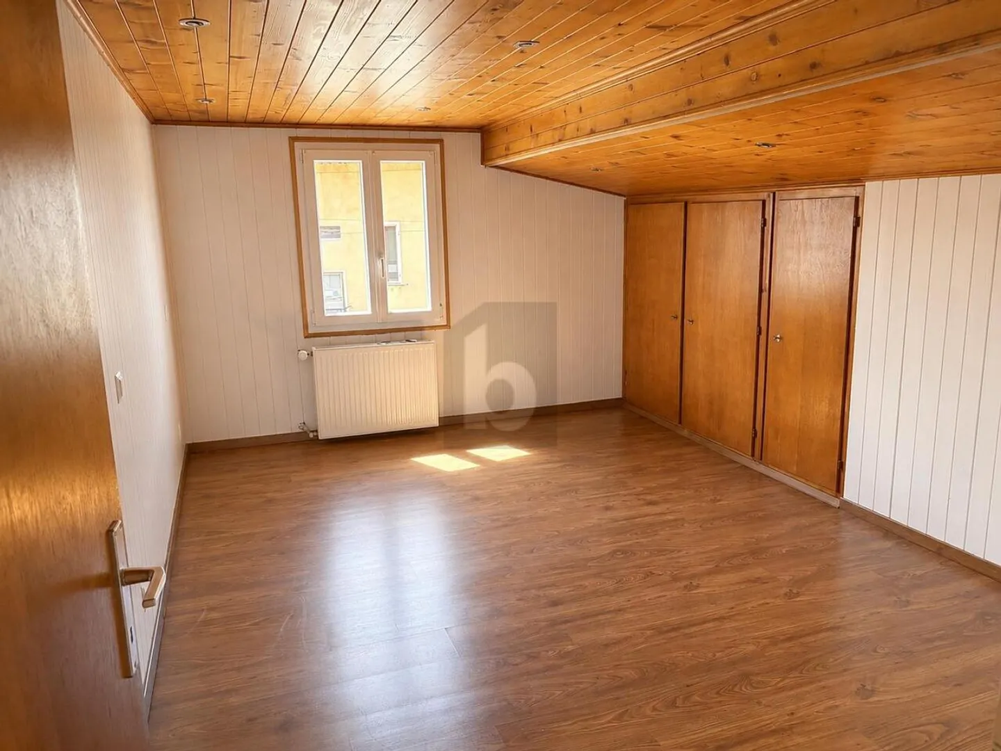 AUTHENTIC, SPACIOUS AND FAMILY-FRIENDLY - Photo 2 of 6