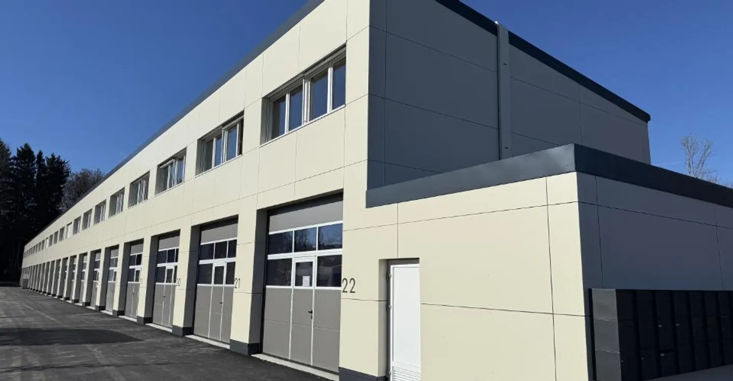 Box moderne sur 2 niveaux - Photo 2 sur 8