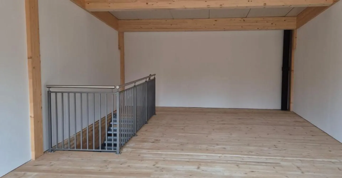 Box moderne sur 2 niveaux - Photo 3 sur 8