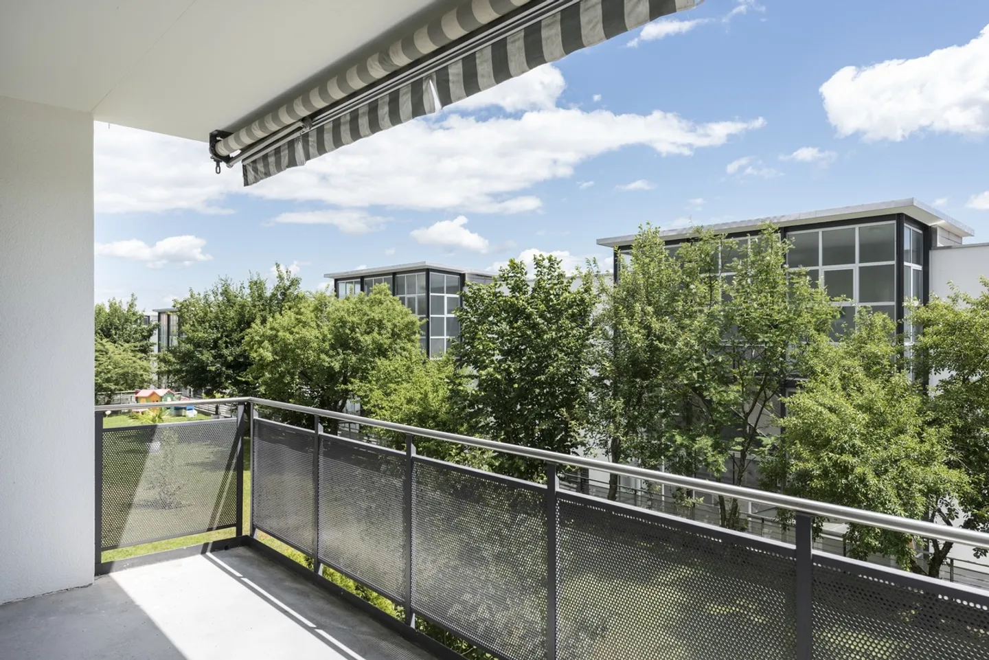 Geräumige Wohnung mit Balkon - Foto 9 von 9