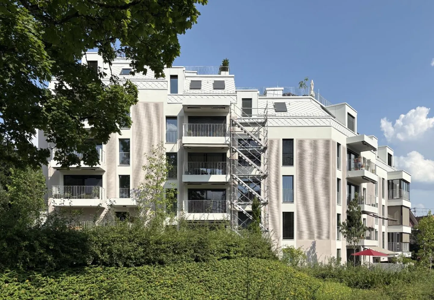 Hell, ruhig, zentral: 2.5-Zimmerwohnung mit Westbalkon - Foto 5 von 5