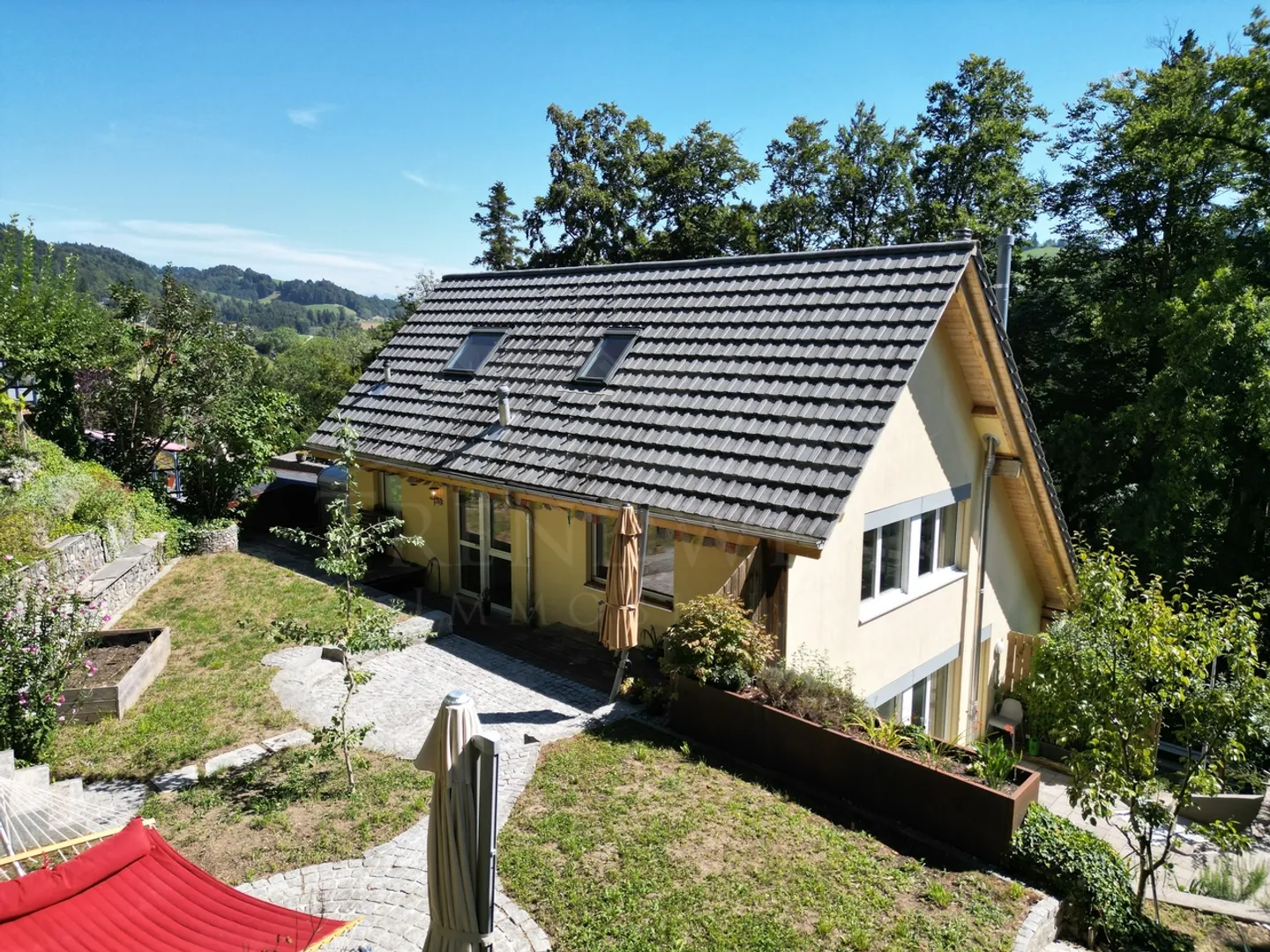 Ruhig gelegenes 7-Zimmer-Haus mit zwei Terrassen in Niederscherli - Foto 1 von 10