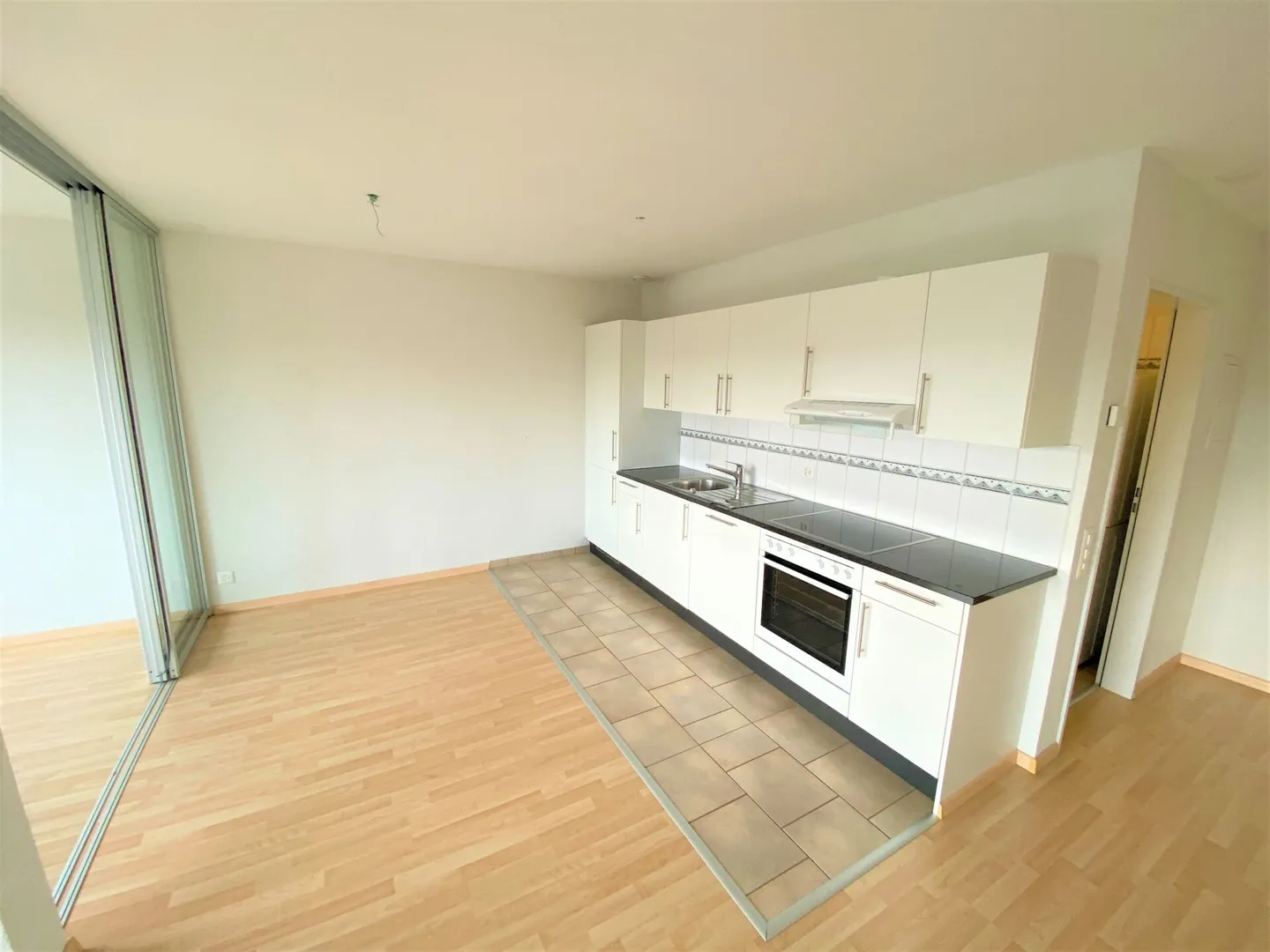 Single apartment in Zurich Seebach - Photo 2 of 6