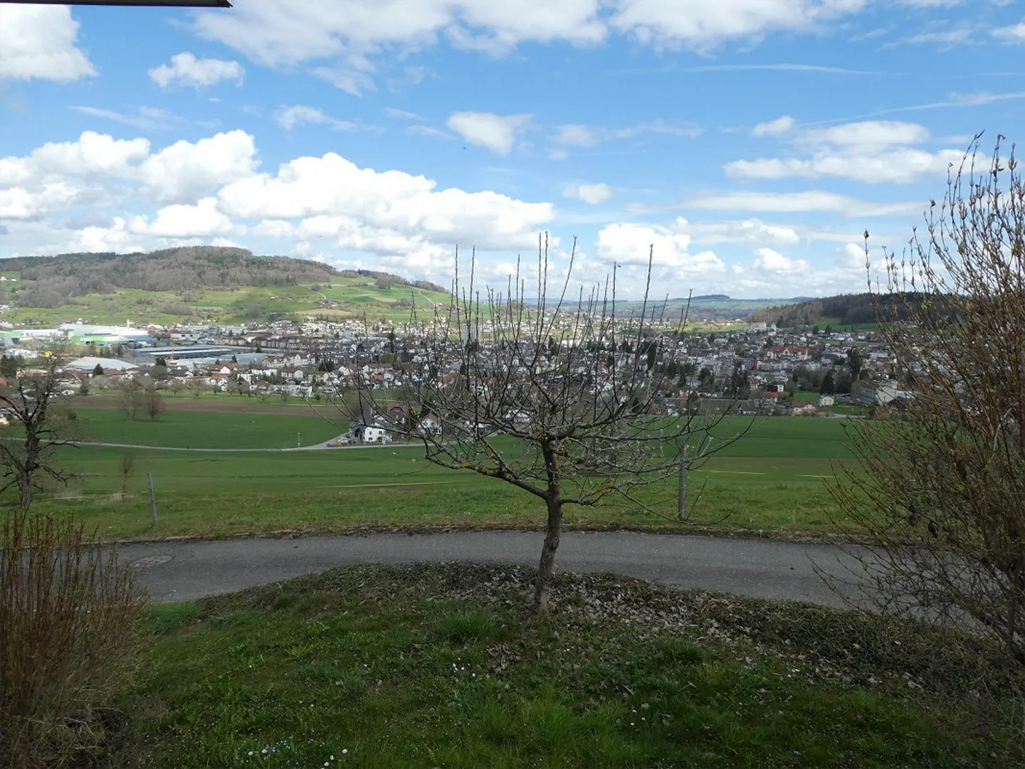 Maison individuelle de 6 1/2 pièces dans un emplacement avec vue dégagée - Photo 28 sur 28