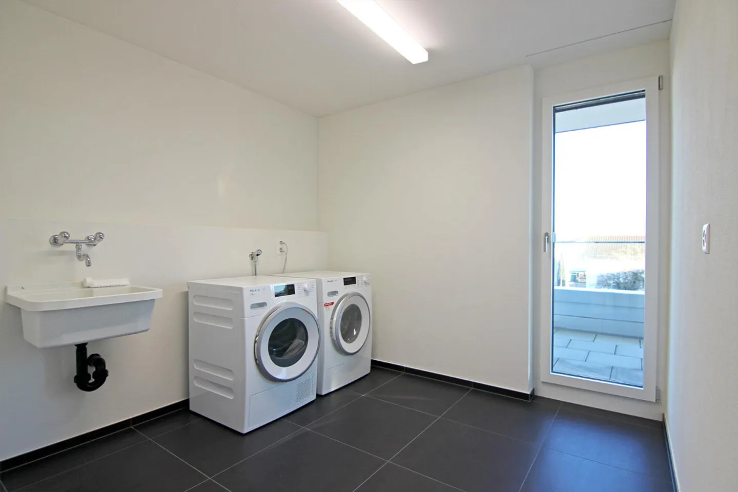 Modern Small Apartment in Optimal Location - Photo 5 of 5