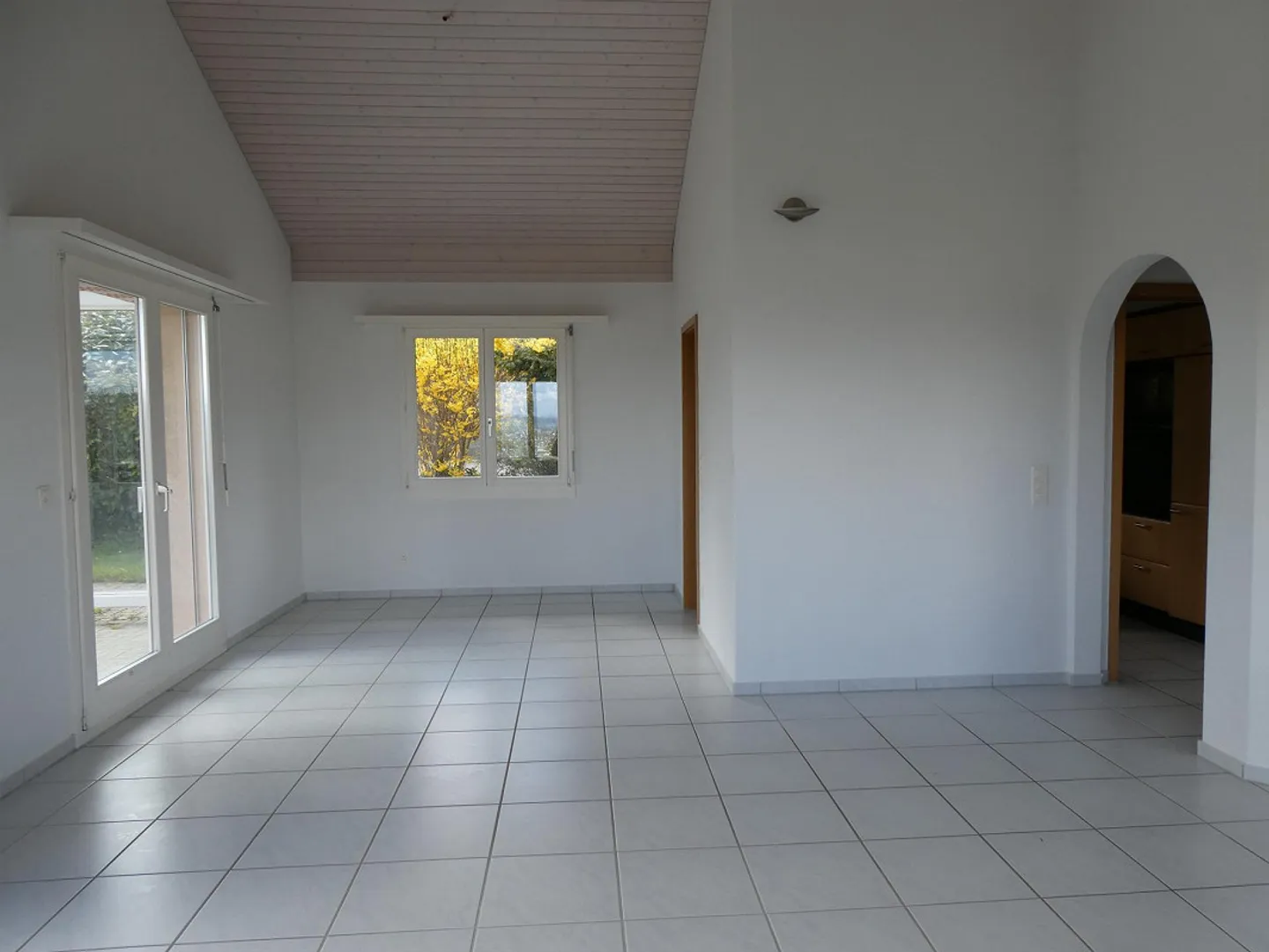 Maison individuelle de 6 1/2 pièces dans un emplacement avec vue dégagée - Photo 10 sur 28