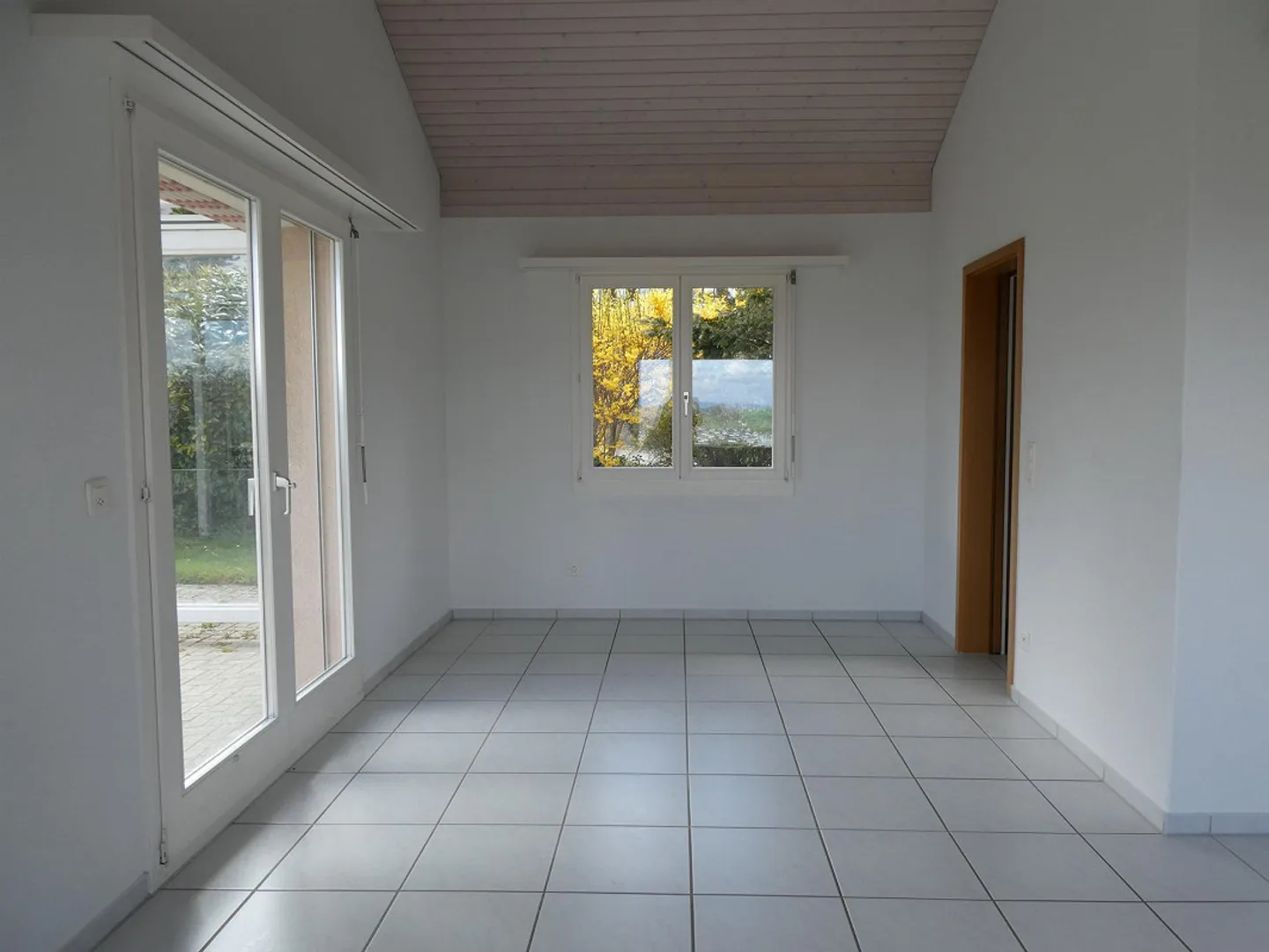 Maison individuelle de 6 1/2 pièces dans un emplacement avec vue dégagée - Photo 11 sur 28
