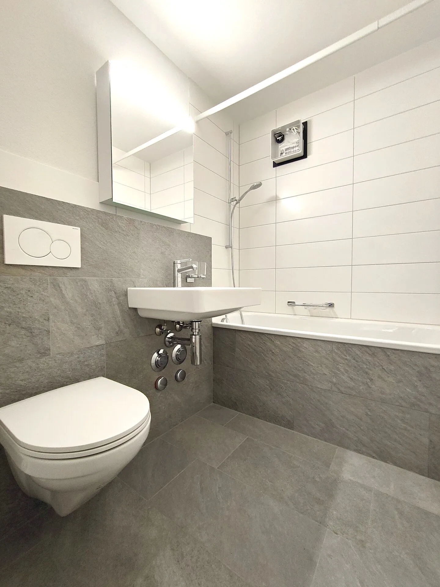 3-Zimmer-Dachwohnung mit Aussicht - Foto 2 von 6