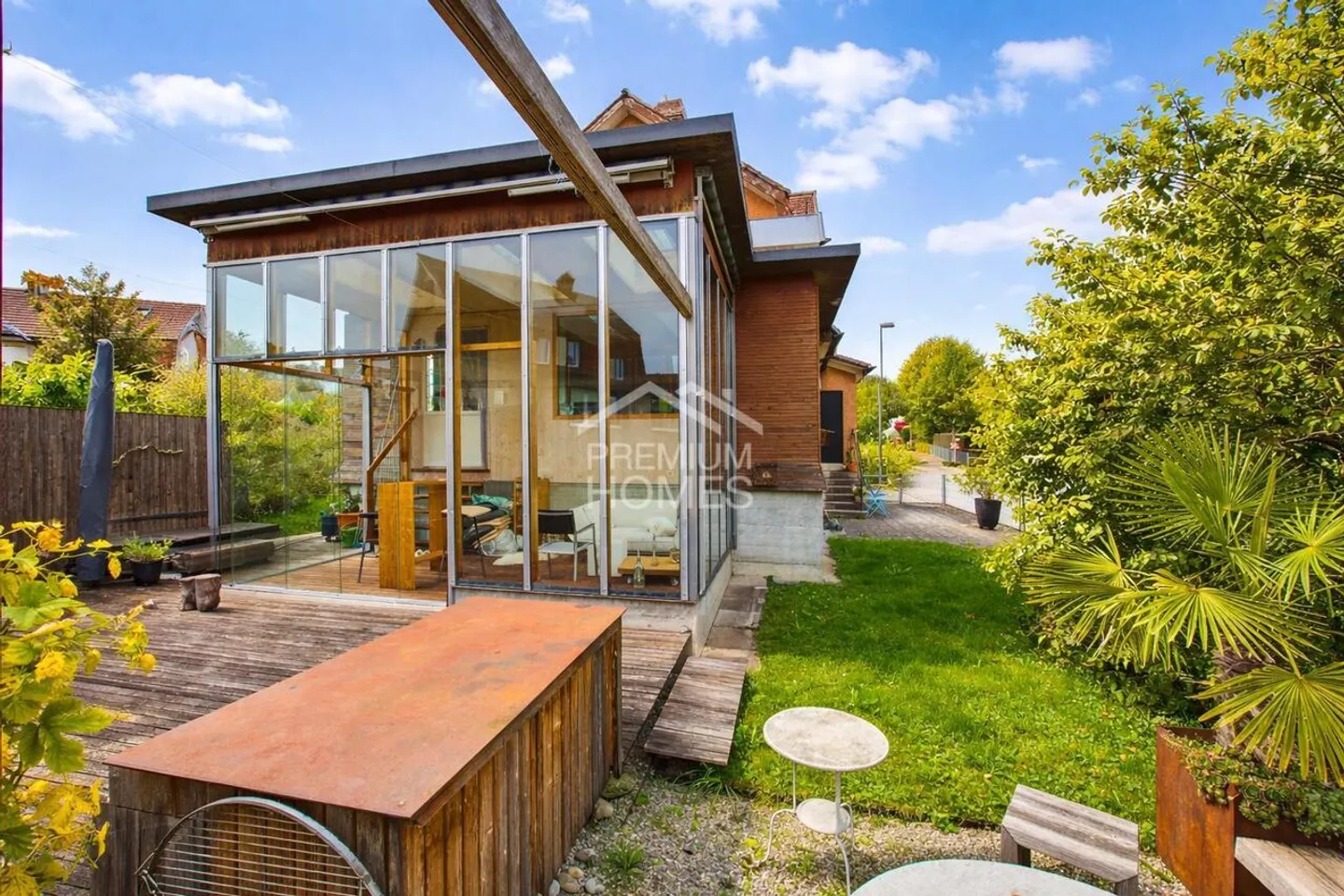 Familienparadies in Ruhiger Lage - Foto 2 von 13