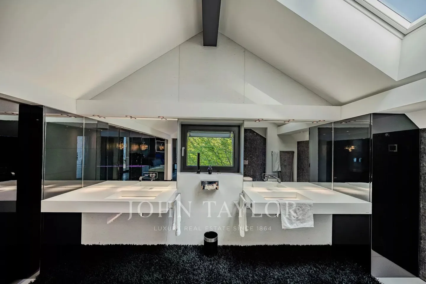 Probably one of the most exclusive locations in Lavaux - Photo 6 of 17