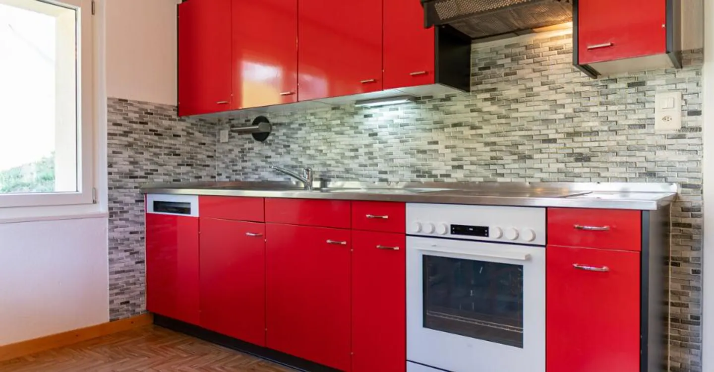 Casa unifamiliare ben tenuta con appartamento separato e molto potenziale - Foto 6 di 12
